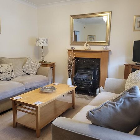 Grayz Townhouse - Free Onsite Parking For 2 Cars Villa Lincoln Exterior photo